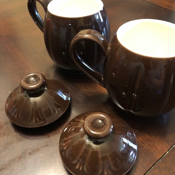 Two coffee mugs with lids - Picture 2 of 3